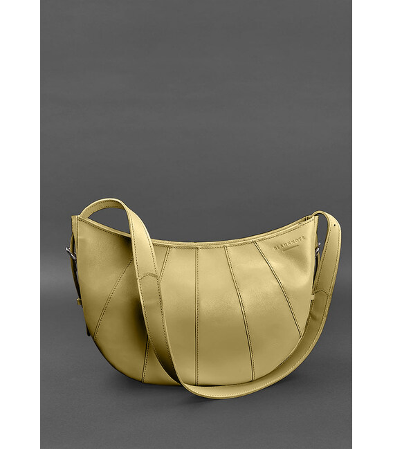 Кожаная женская сумка Круассан оливковая фото, картинка, изображение