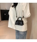 Жіноче кросбоді із золотистою фурнітурою Lilly P2-8574A картинка, зображення, фото