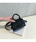 Жіноче кросбоді із золотистою фурнітурою Lilly P2-8574A картинка, зображення, фото