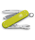 Складной нож Victorinox CLASSIC SD Electric Yellow 0.6221.L23 картинка, изображение, фото