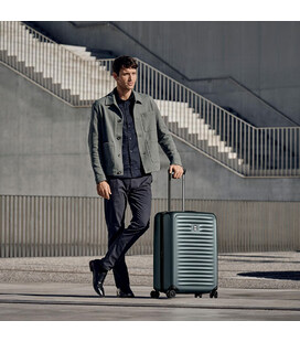 Чемодан Victorinox AIROX Advanced Storm средний M Vt653136