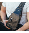 Шкіряний чорний чоловічий слінг 18х32х7, сумка рюкзак на одне плече TIDING BAG A25F-617-1A чорна картинка, зображення, фото