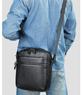 Шкіряна чоловіча сумка через плече чорна Tiding Bag MN-284334 картинка, зображення, фото