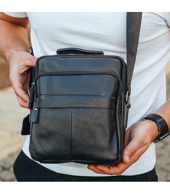 Сумка через плече з натуральної шкіри 22х24х6 / месенджер для активного чоловіка, чорний картинка, зображення, фото
