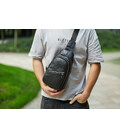 Чоловіча нагрудна сумка рюкзак 31х17х9, бананка зі шкіри на плечі Tiding Bag 79906 чорна картинка, зображення, фото