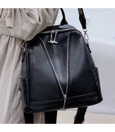 Рюкзак жіночий шкіряний з ременем 22х28х11, наплічна сумочка для дівчини студентки, чорна картинка, зображення, фото