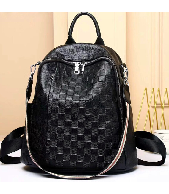 Шкіряний жіночий рюкзак з тисненням 32х27х16, сумка наплічна з шахматним візерунком, чорна картинка, зображення, фото