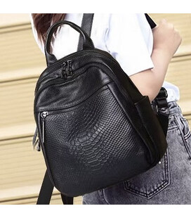 Рюкзак жіночий шкіряний з тисненням під рептилію 23х30х13, сумка наплічна для міста, чорна картинка, зображення, фото