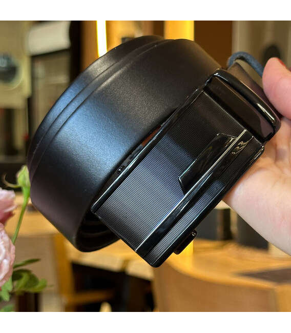 Мужской кожаный ремень с пряжкой автомат 4978 фото, картинка, изображение