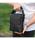 Шкіряна чоловіча сумка-месенджер 21х23х5.5, сумка планшет через плече Tiding Bag 48450 чорна картинка, зображення, фото