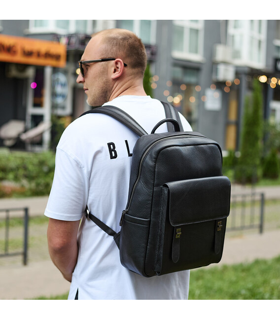 Стильний чоловічий шкіряний рюкзак 40х30х17, практичний аксесуар для ноутбука та документів, чорний картинка, зображення, фото