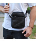 Чоловіча сумка через плече, гладкая кожа 20х16х6, месенджер для міста, барсетка для телефону та документів, чорна картинка, зобр