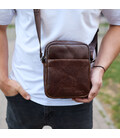 Чоловічий месенджер через плече 20х16х6, сумка планшетка для міста, барсетка для телефону, коричнева картинка, зображення, фото