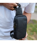 Чоловіча сумка-слінг через плече 13х20х5, бананка нагрудна з візерунком для телефону, чорна картинка, зображення, фото