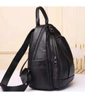 Шкіряний жіночий міський рюкзак на блискавці 23х29х13, сумка наплічна для прогулянок, чорна картинка, зображення, фото