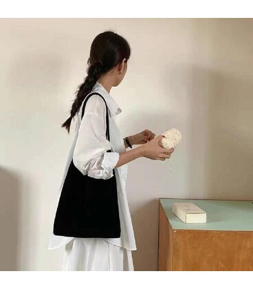 Місткий шоппер чорного кольору Lilly P3-654A картинка, зображення, фото