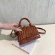 Мини-сумочка через плече из эко-кожи Lilly P2-8574C фото