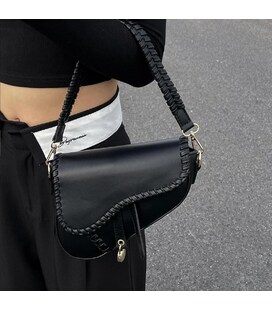 Сумка в форме седло из эко-кожи Lilly P3-K040A фото, картинка, изображение