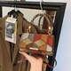 Кросбоді з еко-шкіри з геометричним малюнком Lilly P2-15119230R картинка, зображення, фото