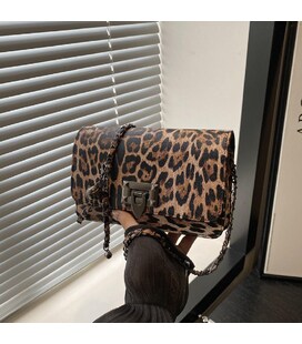 Кросбоді на ланцюжку з еко-шкіри Lilly P2-14502LB картинка, зображення, фото