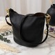 Кожаная женская сумка с автономной косметичкой внутри Vintage 22363 Черная фото