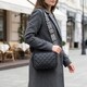Классическая кожаная женская сумка через плечо на одно отделение Vintage 22387 Черная фото