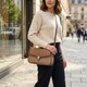 Стильная женская сумка с фактурным клапаном из натуральной кожи Vintage 22620 Бежевая фото