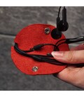 Кожаный холдер для наушников и проводов коралл картинка, изображение, фото