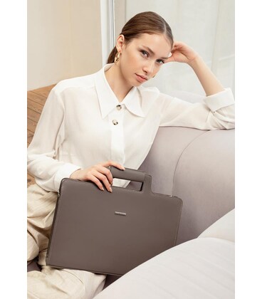 Жіноча шкіряна сумка для ноутбука і документів темно-бежева картинка, зображення, фото