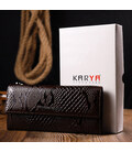 Красивий жіночий гаманець із натуральної фактурної шкіри під змію KARYA 21006 Коричневий картинка, зображення, фото