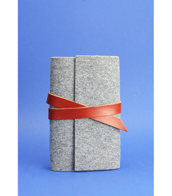 Фетровый блокнот (Софт-бук) 1.0 Фетр с кожаными коричневыми вставками фото, картинка, изображение