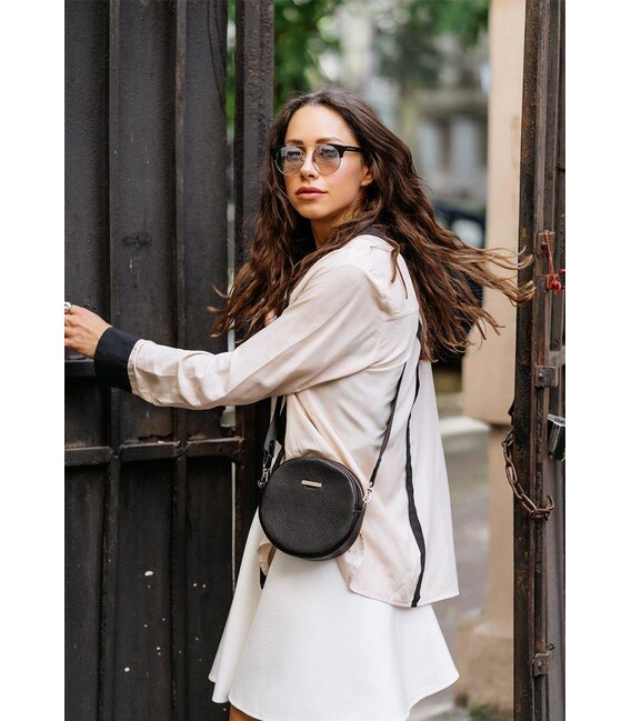 Кругла жіноча шкіряна сумочка Tablet чорна картинка, зображення, фото