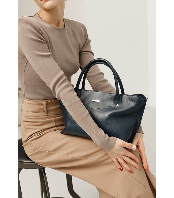 Женская кожаная сумка Midi темно-синяя фото, картинка, изображение