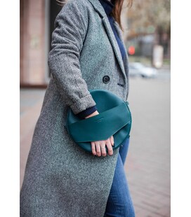 Кожаная женская круглая сумка-рюкзак большая L зеленая фото, картинка, изображение