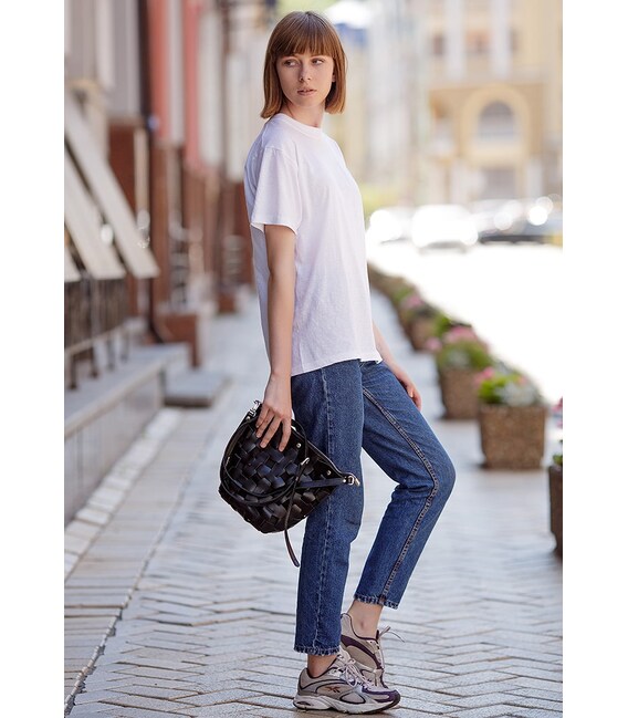 Кожаная плетеная женская сумка Пазл M угольно-черная фото, картинка, изображение