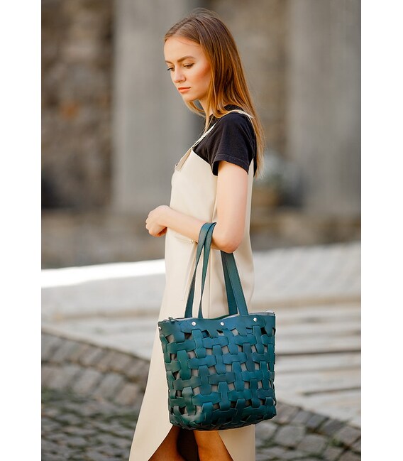 Шкіряна плетена жіноча сумка Пазл L зелена Krast картинка, зображення, фото