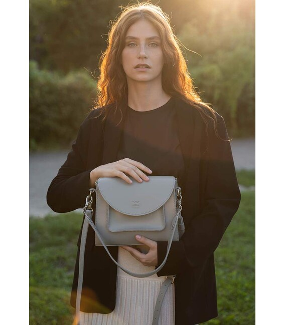 Женская кожаная сумка Liv серая фото, картинка, изображение