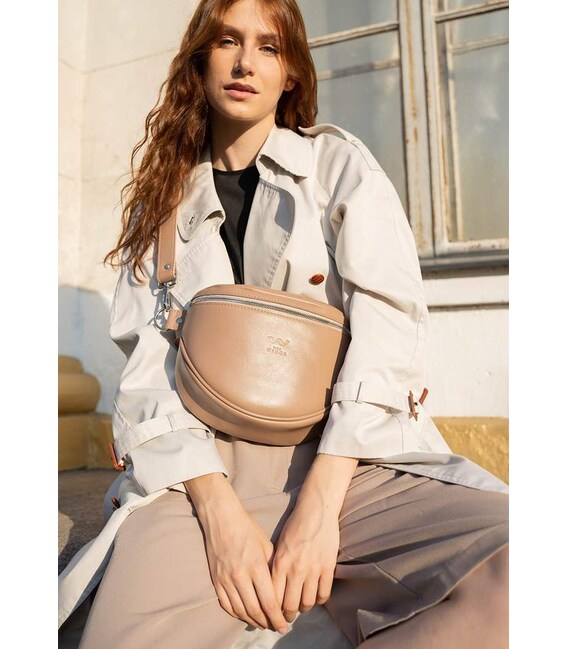 Кожаная сумка поясная-кроссбоди Vacation карамель краст фото, картинка, изображение