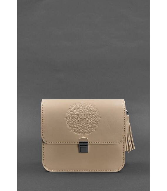 Кожаная женская бохо-сумка Лилу светло-бежевая краст фото, картинка, изображение