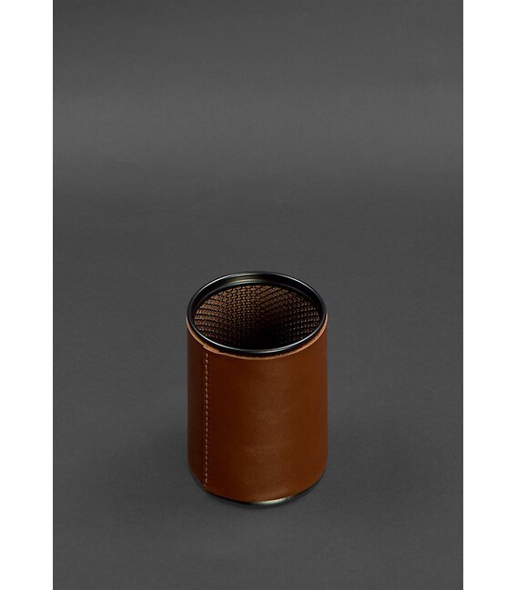 Стакан для ручек в кожаном чехле светло-коричневый краст фото, картинка, изображение