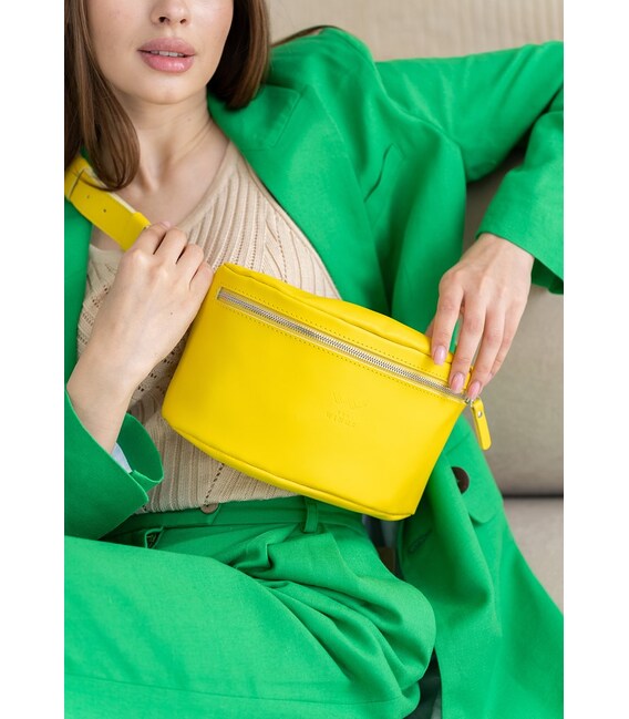 Кожаная поясная сумка желтая фото, картинка, изображение