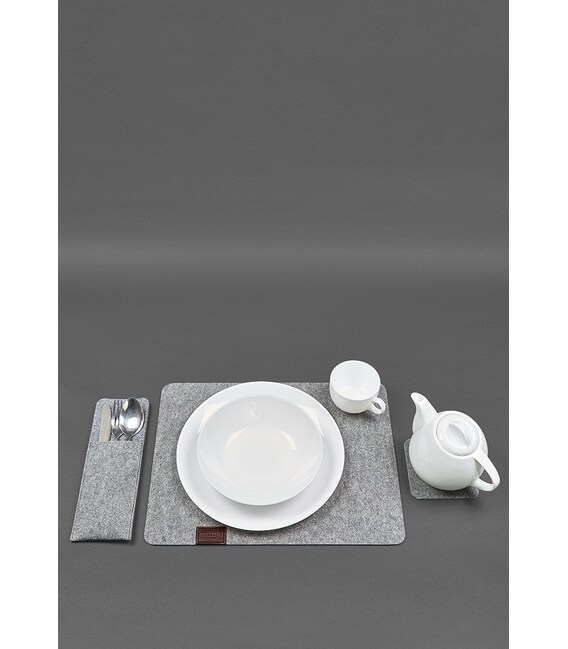 Набір для сервірування столу на 1 персону бордовий картинка, зображення, фото