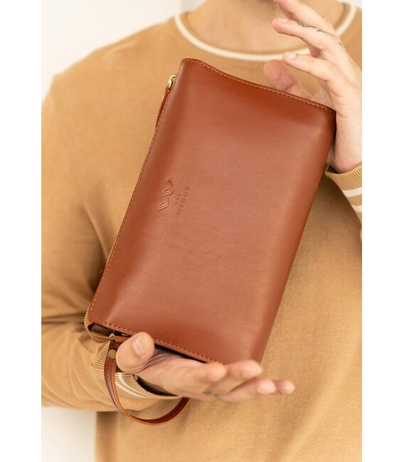 Кожаный млатч светло-коричневый краст фото, картинка, изображение