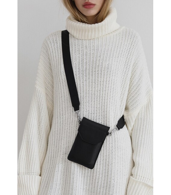 Кожаная сумка-чехол для телефона черная фото, картинка, изображение