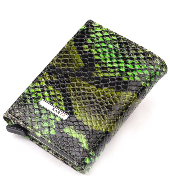 Лакированная визитница из натуральной фактурной кожи под змею KARYA 20987 Зеленый фото, картинка, изображение
