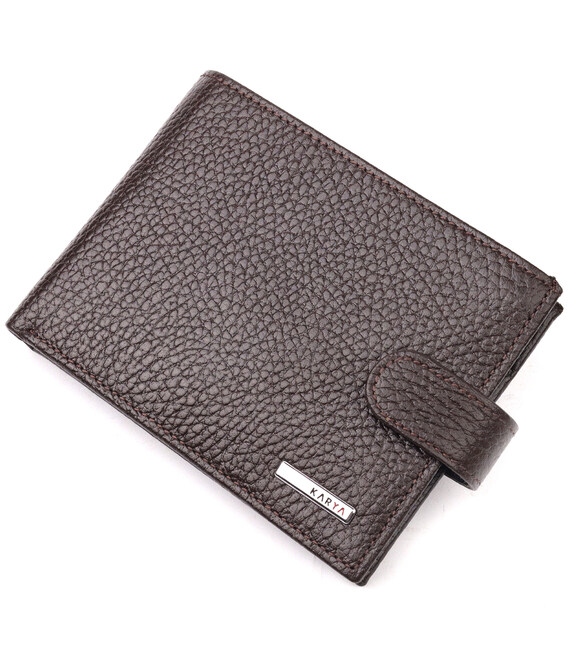 Вместительное мужское портмоне с хлястиком из натуральной кожи KARYA 21081 Коричневый фото, картинка, изображение