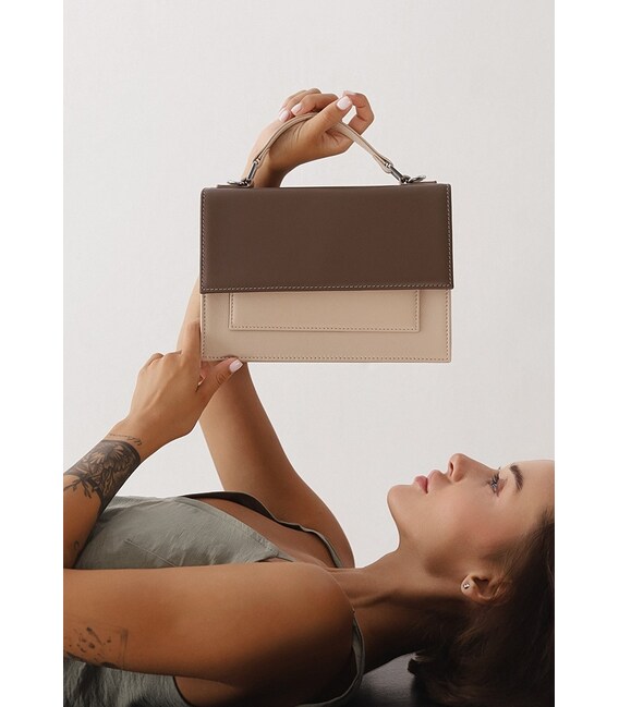 Женская кожаная сумка Grace темно-бежевый/бежевый фото, картинка, изображение